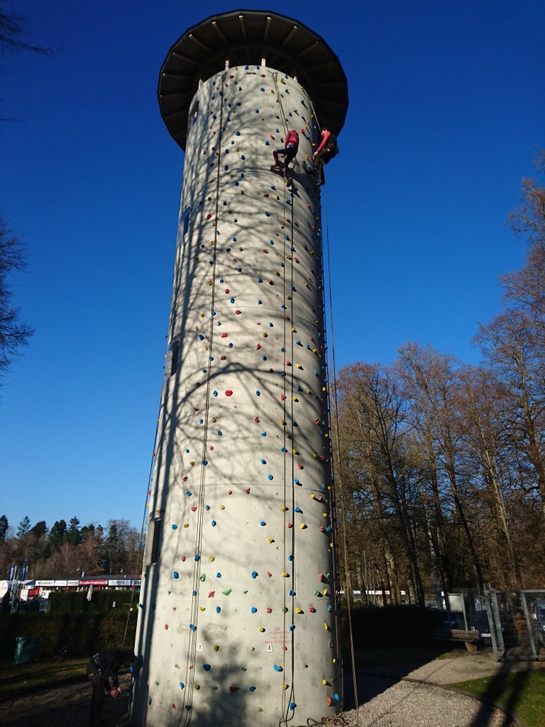 Kletterturm in der Abendsonne