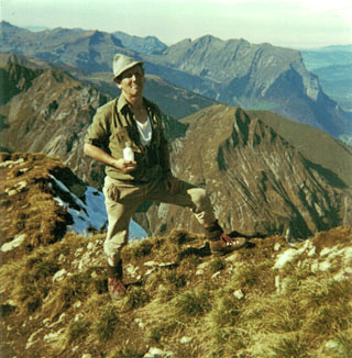 Erwin Moser beim Wandern in den Alpen